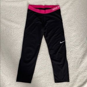 Nike Pro dry fit capri’s leggings